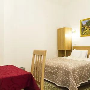 Authentic Akacfa Apartament